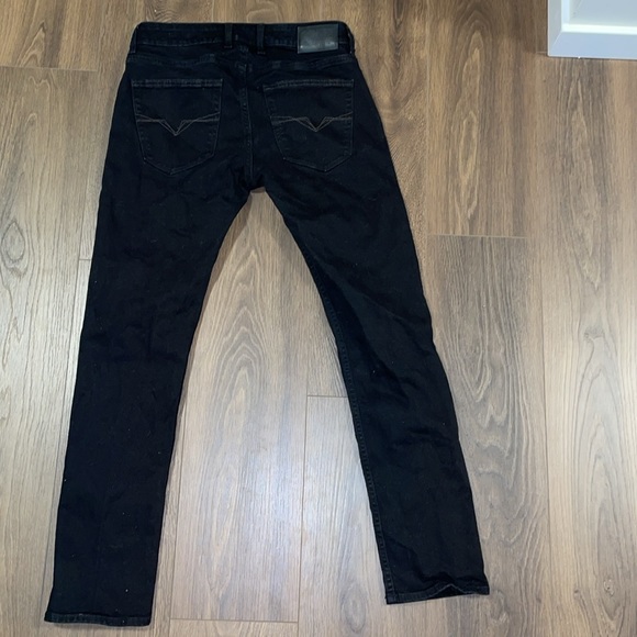 Guess Jeans - Picture 2 of 4